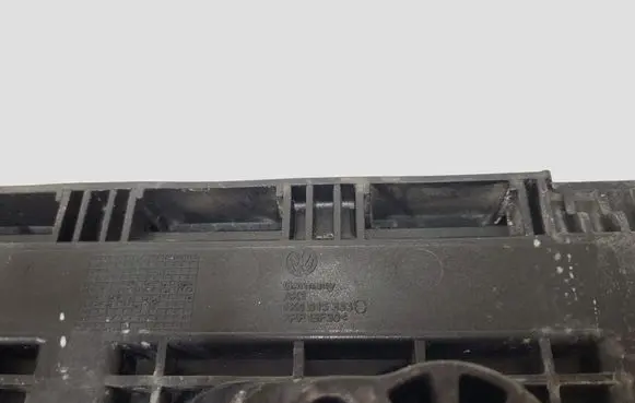 Volkswagen Golf V Battery box tray 1K0915335C 1L0915333C