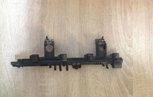 Renault Clio III Fuel main line pipe 8200604620