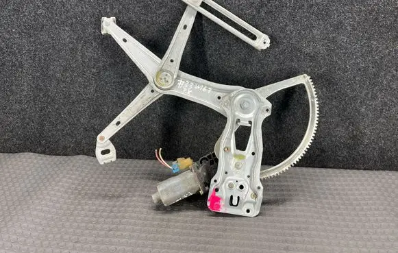 Mercedes-Benz ML W163 Front door window regulator with motor 
