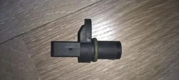 BMW 5 E39 Camshaft position sensor 751862805 7518628-05