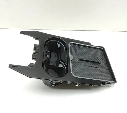 BMW 5 G60 G61 Cup holder 5A70147