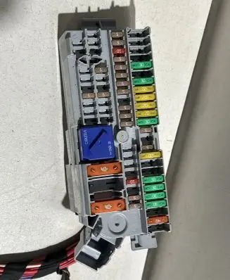 BMW 5 G30 G31 Fuse box set 6114V7