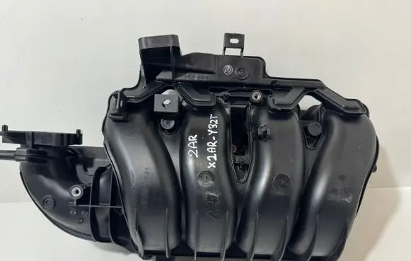 Toyota RAV 4 (XA40) Intake manifold