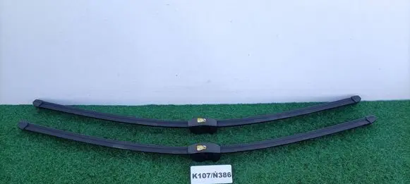 Volkswagen Touareg I Windshield/front glass wiper blade 7L0998002