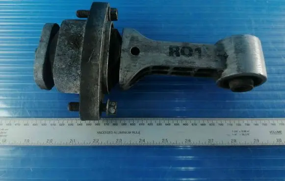 Hyundai i20 (PB PBT) Engine mount bracket 219501J000