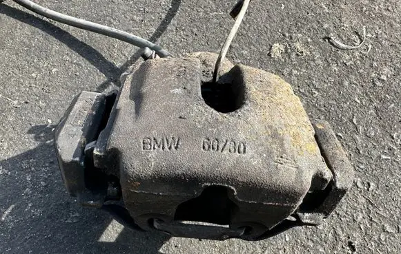 BMW X5 E53 Front brake caliper