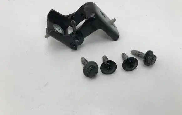 Opel Mokka B Front door lower hinge 