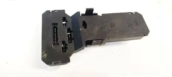 Volkswagen PASSAT B5 Tail light bulb cover holder 3B9945257