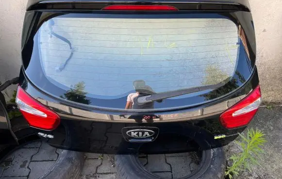 KIA Rio Tailgate/trunk/boot lid