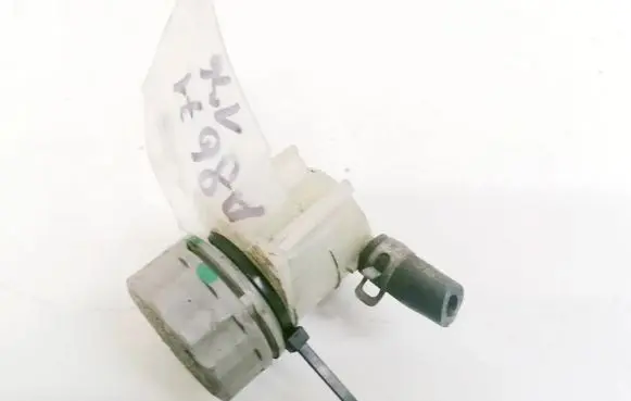 Honda CR-V Brake fluid reservoir 