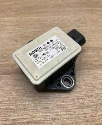 Audi A4 S4 B8 8K ESP acceleration yaw rate sensor 8K0907637C 0265005738