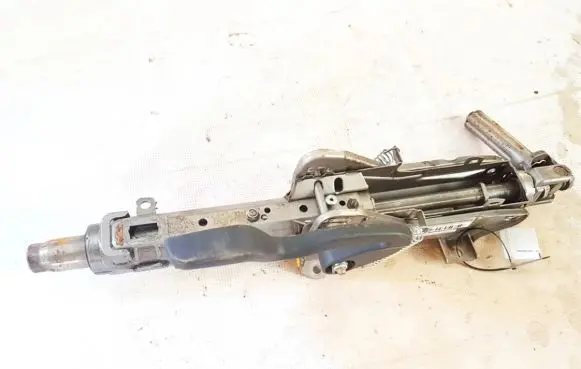 Volkswagen Golf VI Steering wheel axle 1k2419502at