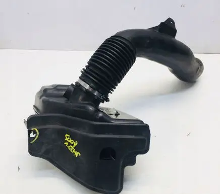 Peugeot 5008 Intake resonator 