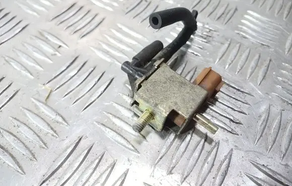 Nissan Primera Turbo solenoid valve AESA123