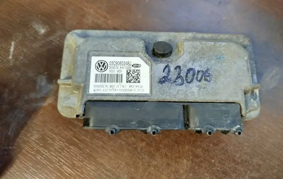 Volkswagen Polo Engine control unit/module 03c906024bj