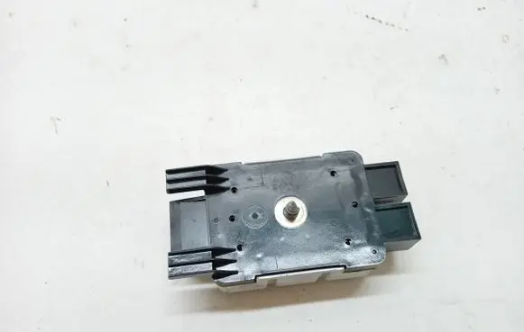 Seat Leon (5F) Aerial antenna filter 5Q0035570
