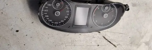 Volkswagen Jetta VI Speedometer (instrument cluster) 5c6920862ax