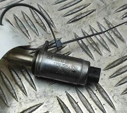Porsche Macan (95B) Turbo solenoid valve 06E103697M