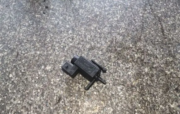 BMW 5 E60 E61 Turbo solenoid valve 1742712