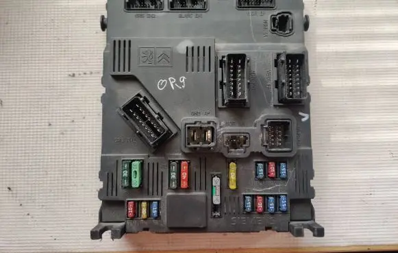 Peugeot 206 Fuse box set 9646777380 S118085210