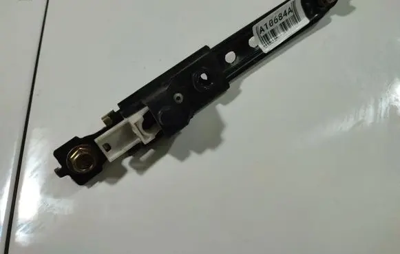 Opel Frontera B Seat belt adjustment rail 