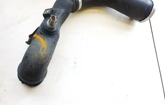 Toyota Avensis T270 Intercooler hose/pipe 173620r030