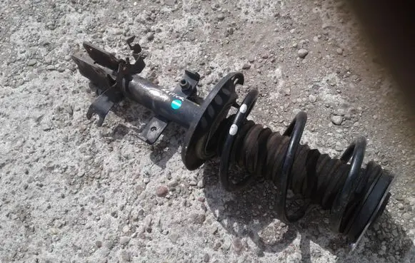 Renault Captur Front shock absorber with coil spring 543021361R