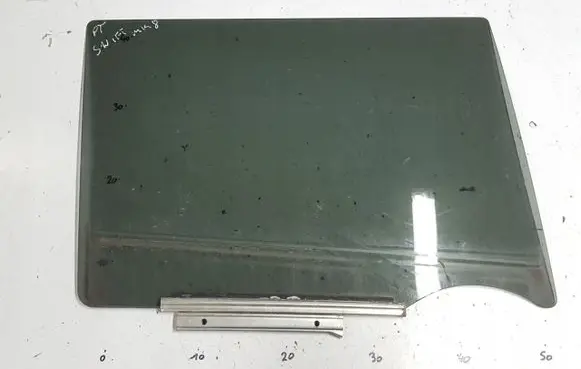 Suzuki Swift III Sliding door window/glass 