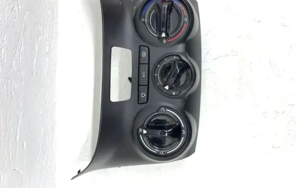 Peugeot 208 Comfort/convenience module 96722483ZD