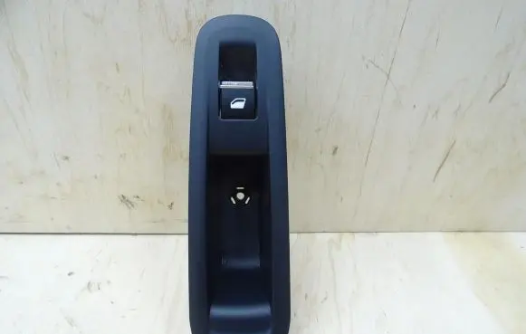 Peugeot 308 Electric window control switch 96762292ZD