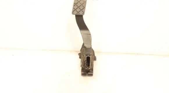 Volkswagen Golf VII Accelerator throttle pedal