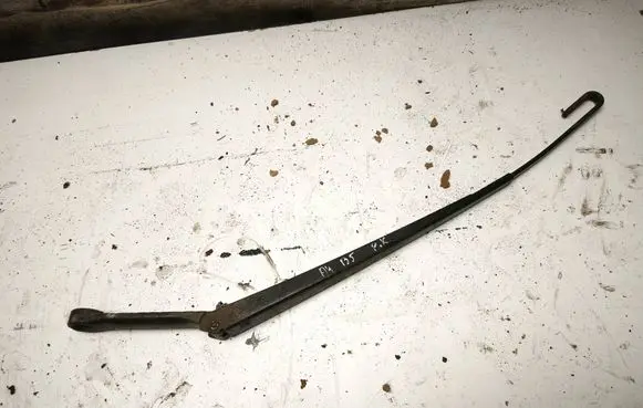 Audi A4 S4 B5 8D Front wiper blade arm 8D1955407D