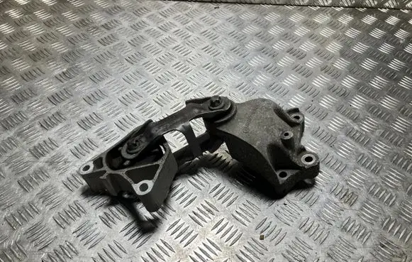 Mercedes-Benz CLA C117 X117 W117 Engine mount vacuum valve A2462401109