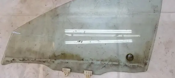 Nissan Almera Front door window glass four-door