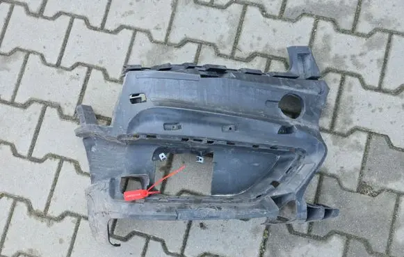 BMW 2 F45 Front bumper mounting bracket 7301548