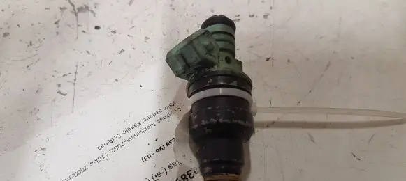 BMW 5 E39 Fuel injector 0280150415