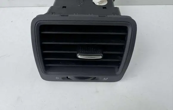 Volkswagen Golf IV Dashboard side air vent grill/cover trim 1K0819710 1K0819704