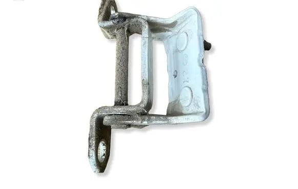 Nissan Juke I F15 Rear door upper hinge