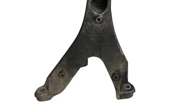 Engine mounting bracket