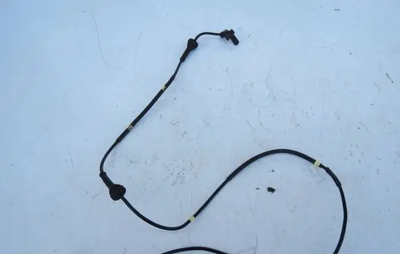 Volvo XC70 ABS rear brake sensor 3524257 10071160383
