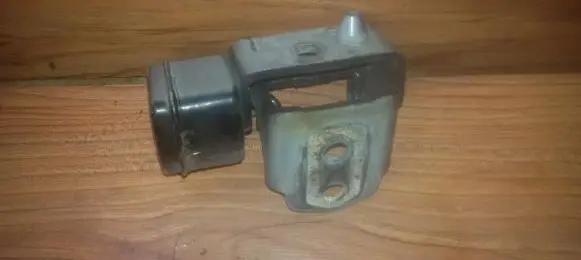 Peugeot 207 Rear door lower hinge