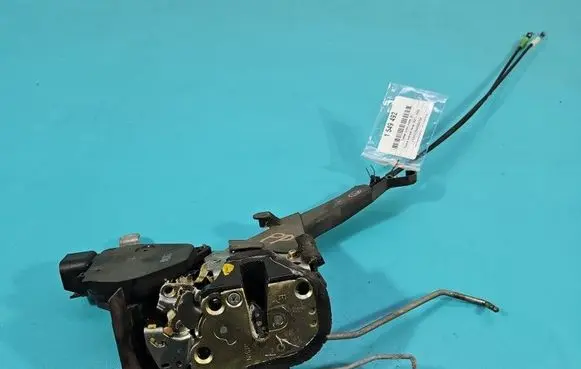 Toyota Avensis Verso Front door lock IMPRK1549492