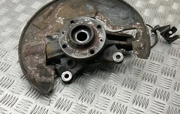 Citroen DS5 Front wheel hub spindle knuckle 