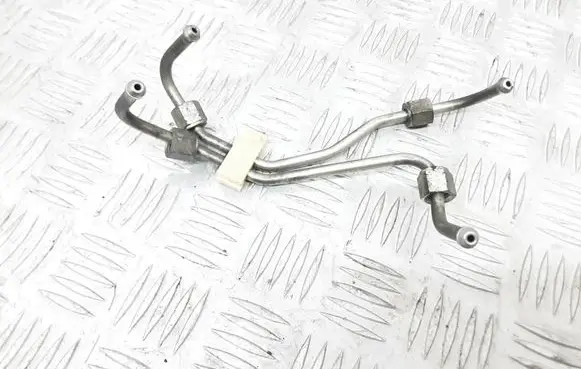 Volvo V50 Fuel injector supply line/pipe 