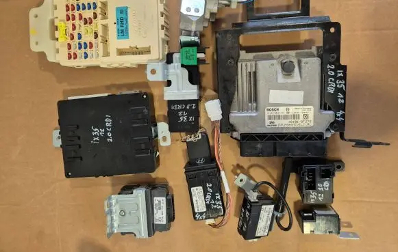 Hyundai ix35 Engine control unit/module 391012F275