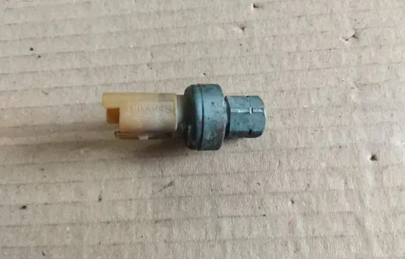 Peugeot 2008 I Air conditioning (A/C) pressure sensor 9653027380