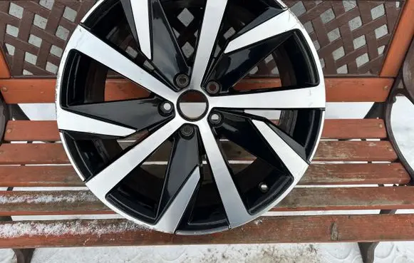 Volkswagen T-Roc R19 alloy rim 