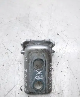 Peugeot 5008 Front door upper hinge