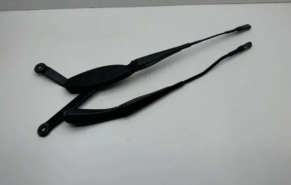 Mercedes-Benz C W205 Front wiper blade arm A2058203700 A2058203900