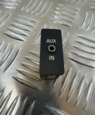 BMW 1 E81 E87 AUX in-socket connector 6930561